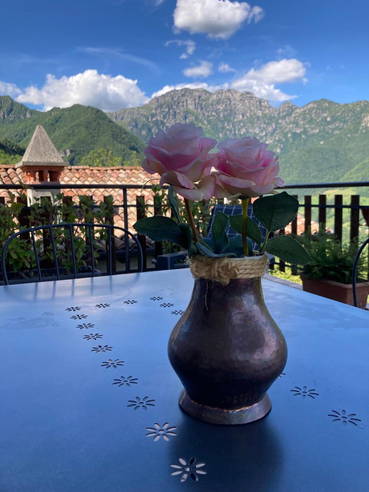 A Casa Di Gianni E Mari Bed & Breakfast Vestone Exterior photo