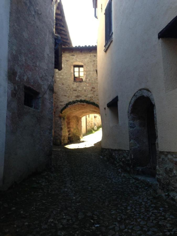 A Casa Di Gianni E Mari Bed & Breakfast Vestone Exterior photo